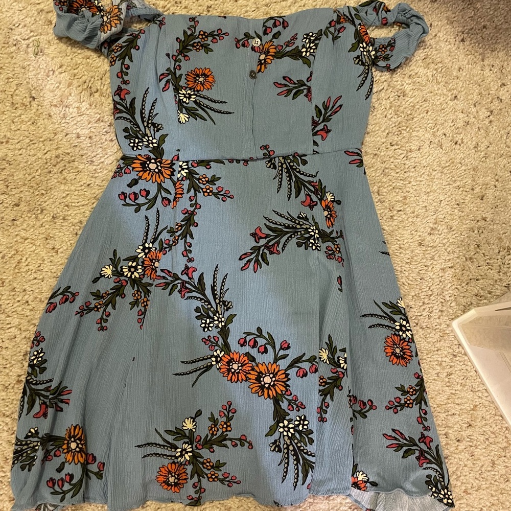Lulu’s blue floral off the shoulder sundress (size: medium)